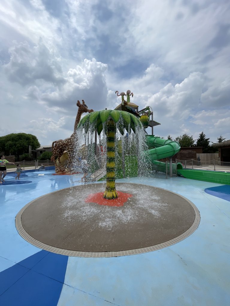 Tanganyika splash pad fountain